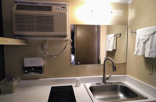 Sterling Hotel | 1st Interstate Inn