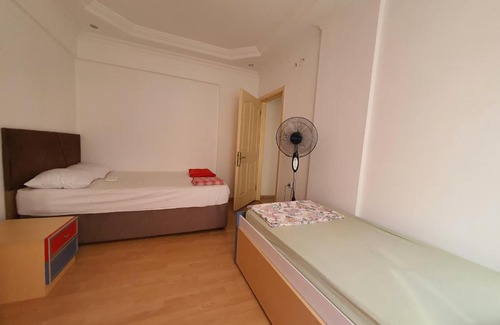 Liman Mahallesi Wohnung | 2+1 100m2 2 WC Near sea side 300m 100mbs wifi