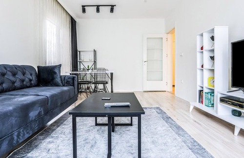 Pendik District Wohnung | 2+1 Modern Flat with Balcony in Tuzla