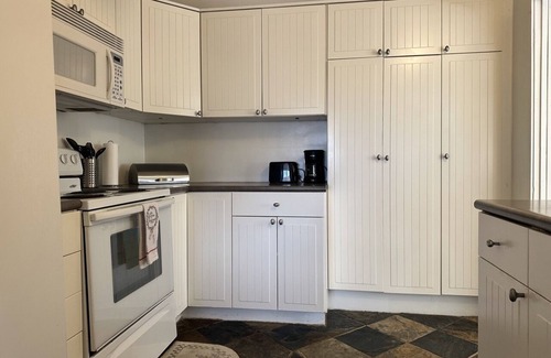 Twentynine Palms Haus | 2.9 Palms - 5 minute drive to park!