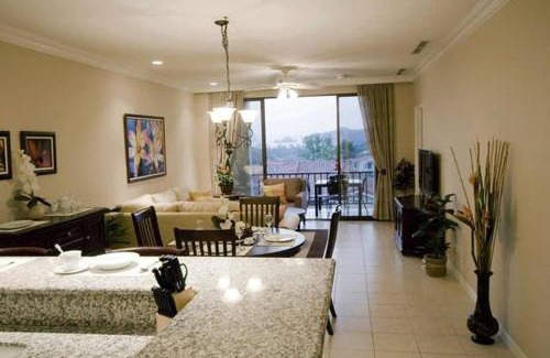 Coco Haus | 2-BD Ocean-View Condo on 3rd Floor