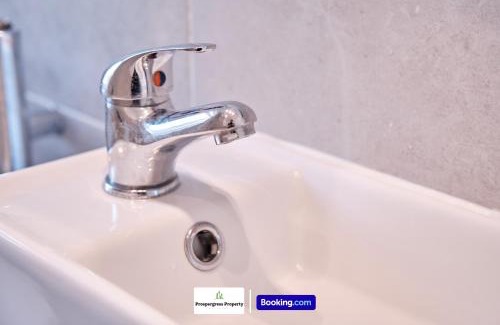 Weston on Trent Haus | 2 BDR House By Prospergress Property Short Lets & Serviced Accommodation Coventry With Free Parking and Large Garden Patio