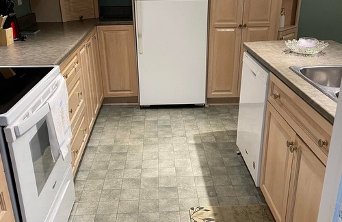 Chapel Arm Haus | 2 bdrm Home in Idyllic Newfoundland Outport