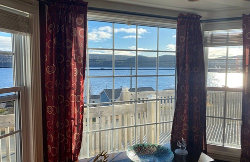 Chapel Arm Haus | 2 bdrm Home in Idyllic Newfoundland Outport