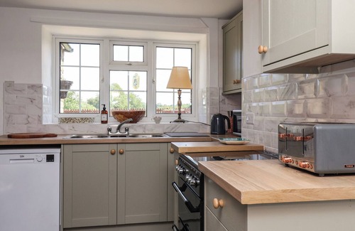 Malton Hütte | 2 BECK HOUSES, pet friendly, with a garden in Malton