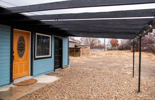 Price Haus | 2 bed 1 bath cottage home