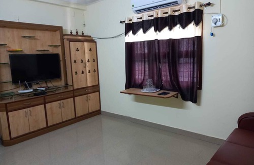 Valasaravakkam Wohnung | 2 Bed, 2 Bath Aptmt with AC, water heater, TV, 24x7 Internet, Fridge, Gas Stove