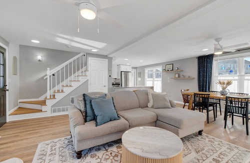 Hampton Haus | 2 Bed/2 Bath Private Beach House One Block from the ocean.