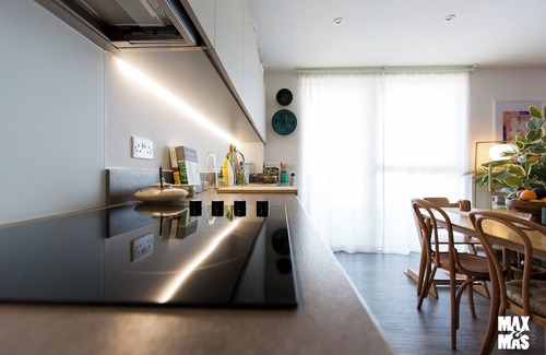 Heath Wohnung | 2-Bed & 2 Bathroom, balcony & parking - Close to Dagenham East & Romford station