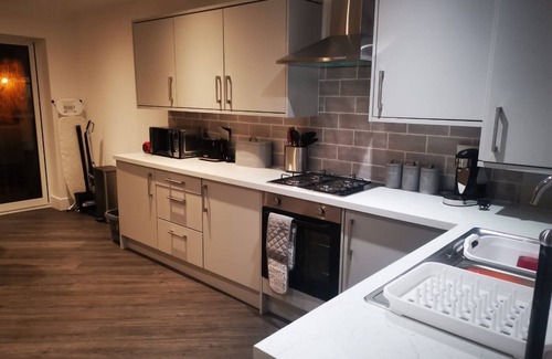 Ridgeway Haus | 2 Bed Bungalow - Large Enclosed Garden - New Build