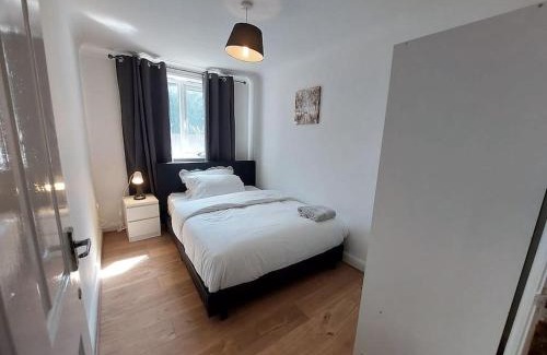 Alibon Wohnung | 2 Bed Flat by Heathway Station
