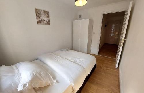 Alibon Wohnung | 2 Bed Flat by Heathway Station