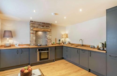 Lund Haus | 2 Bed in Beverley 75584