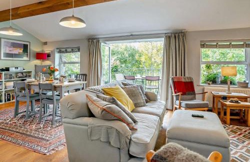 Brecon Haus | 2 Bed in Brecon Town BN140