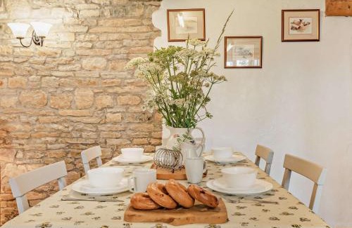 Bridgwater Haus | 2 Bed in Glastonbury MOORH