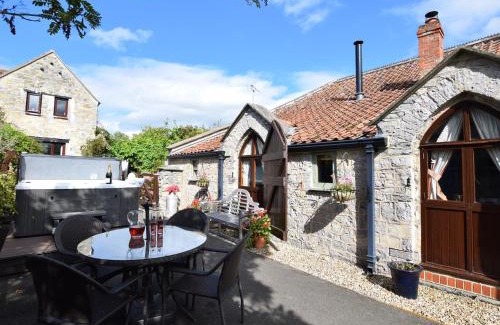 Stawell Haus | 2 Bed in Glastonbury THEOL