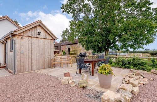 Newent Haus | 2 Bed in Newent 78696