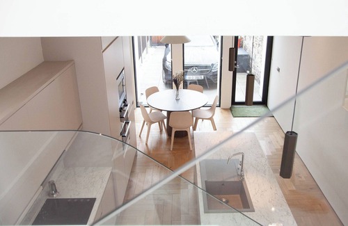 Ballsbridge Haus | 2-Bed Townhouse | Garden & Private Parking in D04