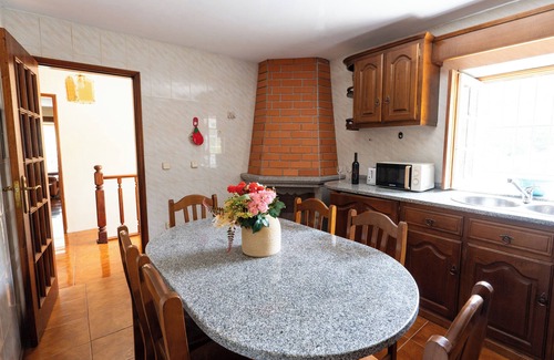 Tarouquela Hütte | 2-bedr. farm with garden near Praia Fluvial and Cinfães in Tarouquela/With key safe