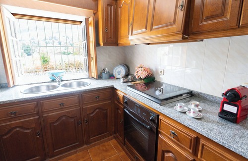 Tarouquela Hütte | 2-bedr. farm with garden near Praia Fluvial and Cinfães in Tarouquela/With key safe