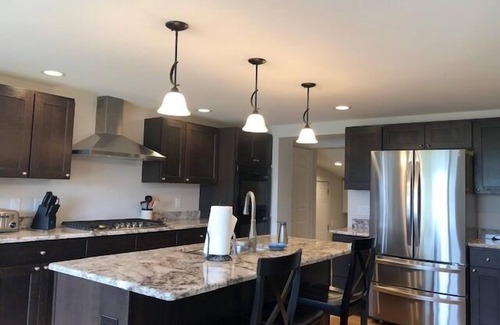 Hart Haus | 2 Bedroom, 2.5 Bath Home, Sleeps 6.