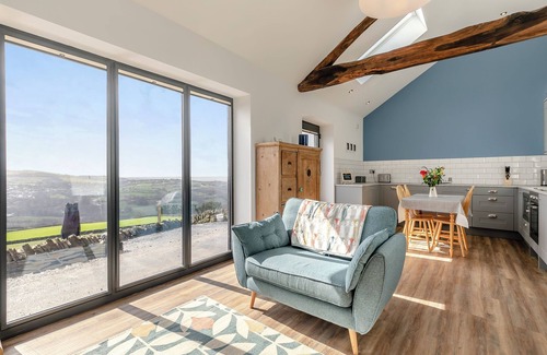 Little Hayfield Hütte | 2 bedroom accommodation in Mellor, near Marple