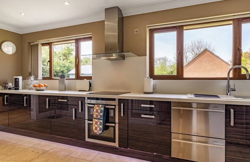 King's Lynn Hütte | 2 bedroom accommodation in Leziate, near Kings Lynn