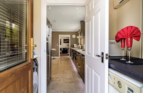 King's Lynn Hütte | 2 bedroom accommodation in Leziate, near Kings Lynn