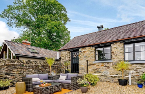 Eglwys-fach Hütte | 2 bedroom accommodation in Furnace, near Machynlleth