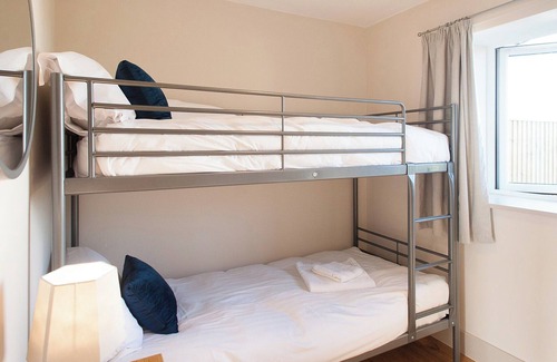 Swindon Hütte | 2 bedroom accommodation in Cricklade