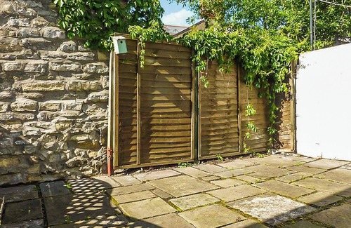 Penarth Hütte | Charming holiday home nestled in the heart of Penarth, situated near the picturesque coastline.