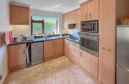 Broadstone Hütte | 2 bedroom accommodation in Broadstone, near Poole