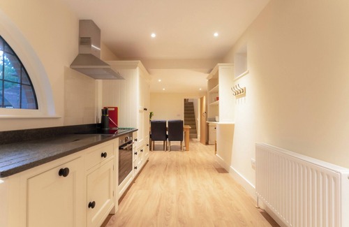 Woking Hütte | 2 Schlafzimmer Unterkunft in Ockham, near Guildford