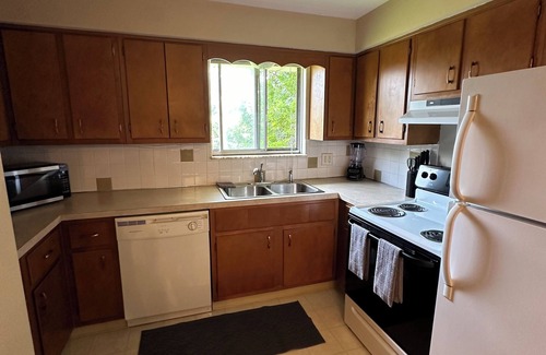 Massillon Wohnung | 2 Bedroom Apartment conveniently located to shopping and highway.