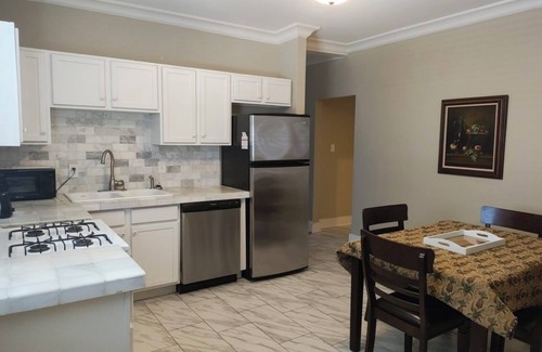 Central Gardens Wohnung | 2-bedroom apt Memphis Midtown 4 min to hospital, free parking, free wifi, lower