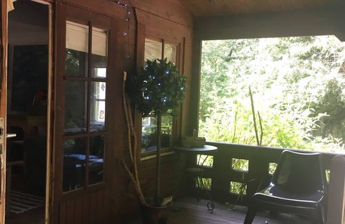 Taff's Well Kabine | 2 Schlafzimmer Hütte im Wald onTaff Trail für 4/6 Personen