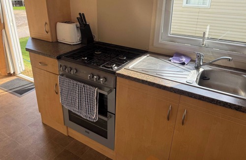 Chapel Saint Leonards Skihütte | 2 Bedroom Chalet Sleeps 6 -Free Parking -Tv -WiFi