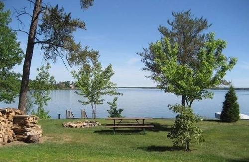 New Lisbon Hütte | Ferienhaus am Wasser mit eigenem Steg, Castle Rock Lake WI $ 1.036 / w