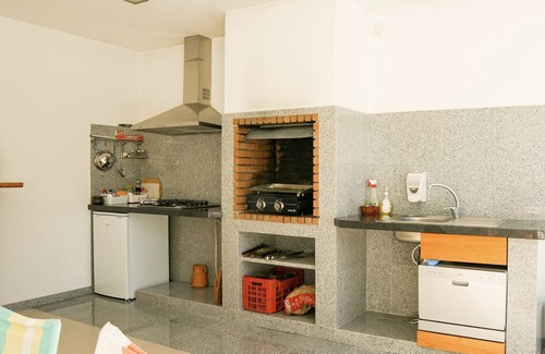 Pataias Wohnung | Ferienwohnung mit Salzwasserpool, Poolhaus, Sauna und Bergpanorama bei Nazaré