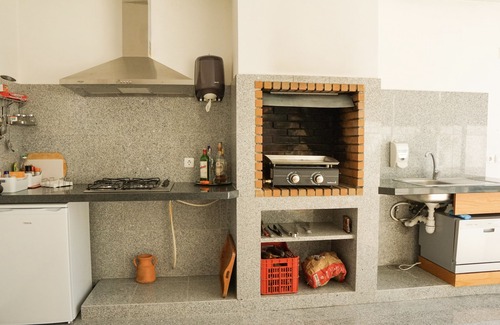 Pataias Wohnung | Ferienwohnung mit Salzwasserpool, Poolhaus, Sauna und Bergpanorama bei Nazaré