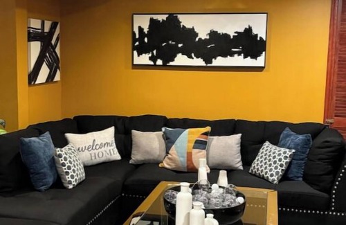 Bellwood Eigentumswohnung | 2-bedroom haven near Ohare with Wi-Fi, AC in fabulous Bellwood