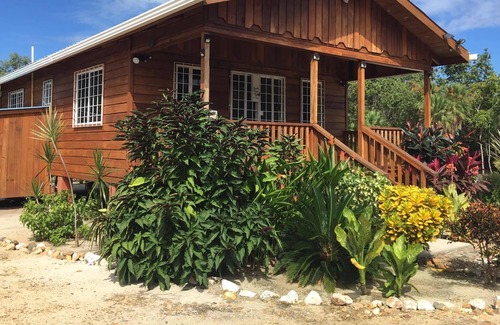 Surfside Haus | 2 Bedroom Home-Placencia Peninsula with Beach Access