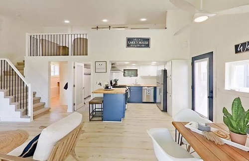 Lakeland Haus | 2-bedroom house on Strawberry Lake in Pinckney, MI with hot tub, WiFi.