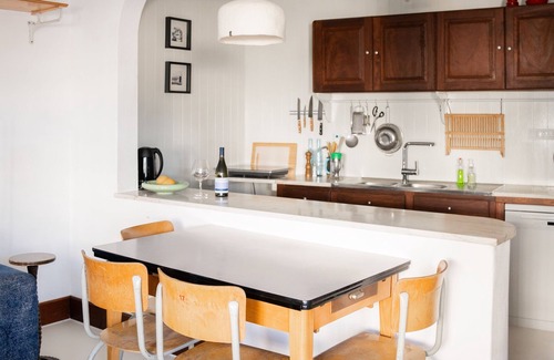 Ferragudo Haus | 2 bedroom house with sunny garden in Ferragudo village, walk to beaches