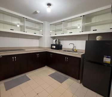 Malamig Wohnung | 2 bedroom loft type near Rockwell