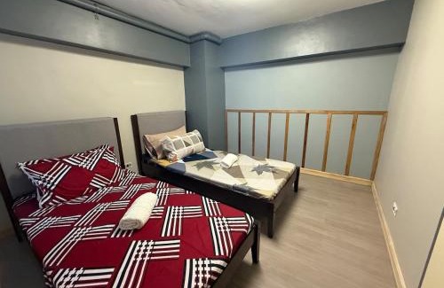 Malamig Wohnung | 2 bedroom loft type near Rockwell