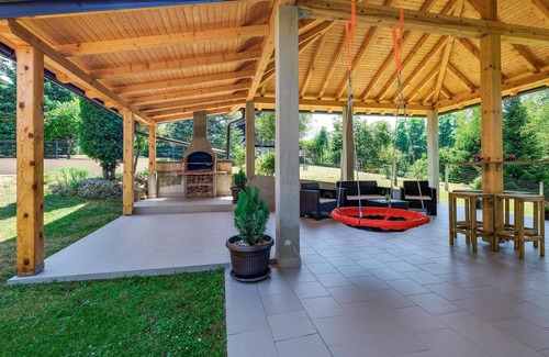 Duga Resa Haus | Schönes Haus mit 2 Schlafzimmern in.