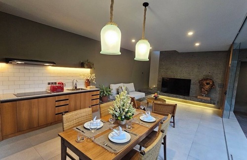 Munggu Villa | 2-Bedroom Minimalist Villa in Parerenan #3