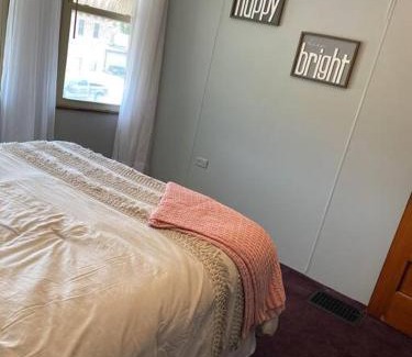 Quincy Wohnung | 2-Bedroom Quincy Apt. with private parking & Wifi