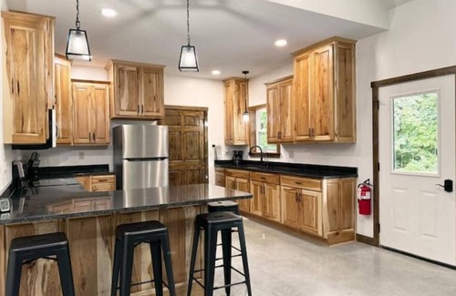 Dennison Kabine | 2 Bedroom With Loft - 2.25 miles from Enchanted Acres Wedding Venues.